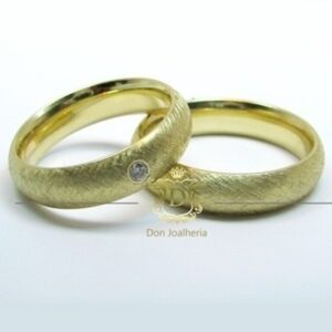 Par de Alianças Foscas 10 gramas em Ouro 18k 750 com Diamante