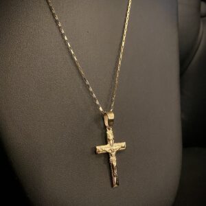 Corrente Tijolinho com Pingente Crucifixo em Ouro 18k 750