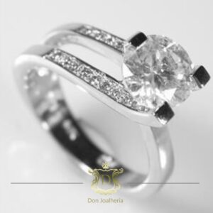Anel Solitário 0,66 CT em Ouro Branco 18k 750