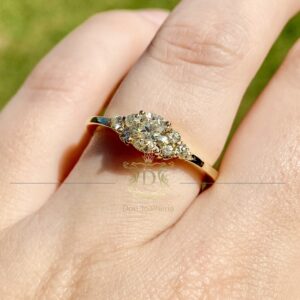 Anel Solitário 0,71 ct + 0,12  ct de Diamantes em Ouro 18k 750