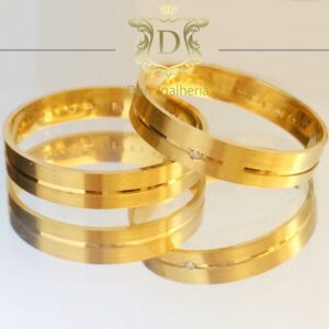 Par de Alianças Friso 10 gramas com Diamante em Ouro 18k 750