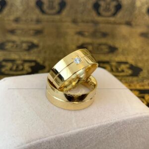 Par de Alianças 15 Gramas com Diamante 0,5CT em Ouro 18k 750 - Imagem 3