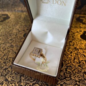 Anel Quadrado Pavê 3 Gramas 24 Diamantes em Ouro 18k 750 - Imagem 6