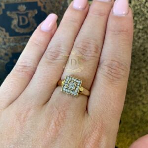 Anel Quadrado Pavê 3 Gramas 24 Diamantes em Ouro 18k 750 - Imagem 3
