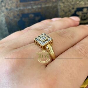 Anel Quadrado Pavê 3 Gramas 24 Diamantes em Ouro 18k 750