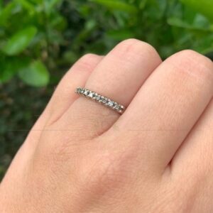 Anel Meia Aliança / Aparador 9 Diamantes em Ouro 18k 750 - Imagem 2