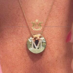 Pingente Medalha Letra Personalizada 5 gramas com Diamantes Ouro 18k 750 - Imagem 1