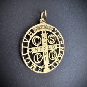 Pingente Medalha São Bento Ouro 18k 2,8 gramas