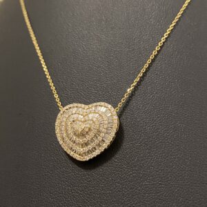 Colar com Pingente Coração Pavê de Diamantes em Ouro 18k 750 - Image 3