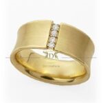 Par de Alianças Côncavas 20 Gramas 4 Diamantes em Ouro 18k 750